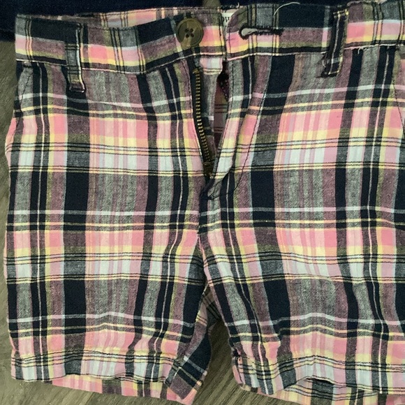 Crown & Ivy Lot of  boys short. Size 3T, 2 pairs of shorts - Picture 4 of 5